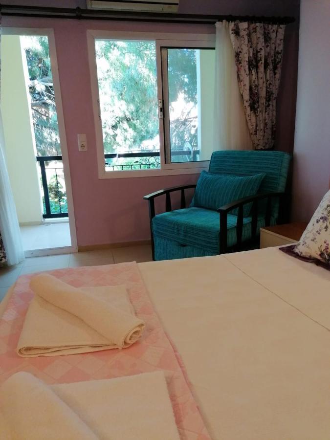 Maviev Otel Çeşme Esterno foto