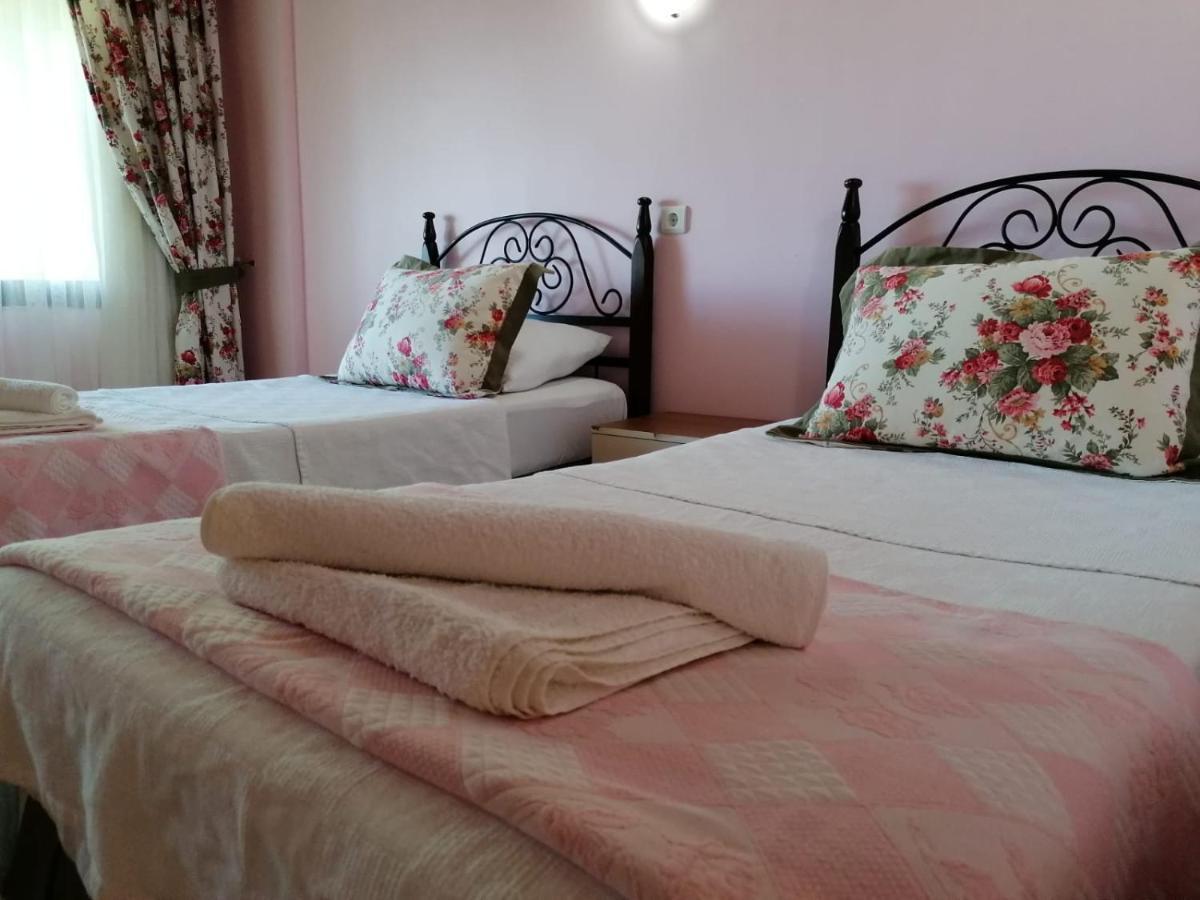 Maviev Otel Çeşme Esterno foto