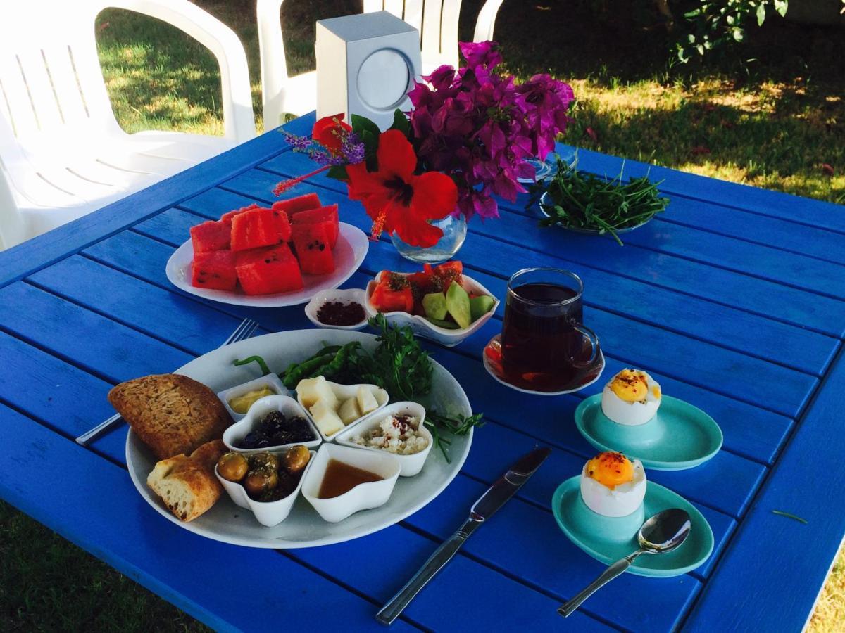 Maviev Otel Çeşme Esterno foto