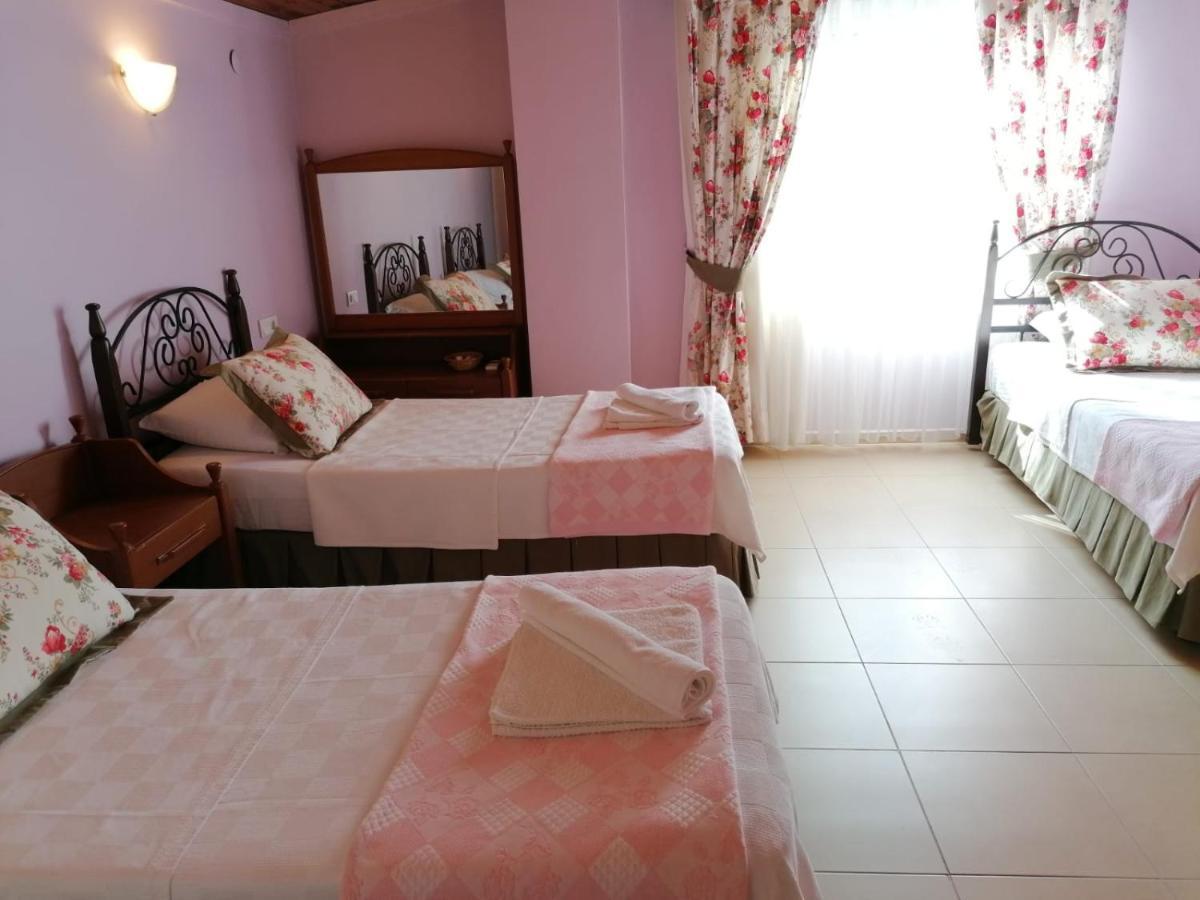 Maviev Otel Çeşme Esterno foto