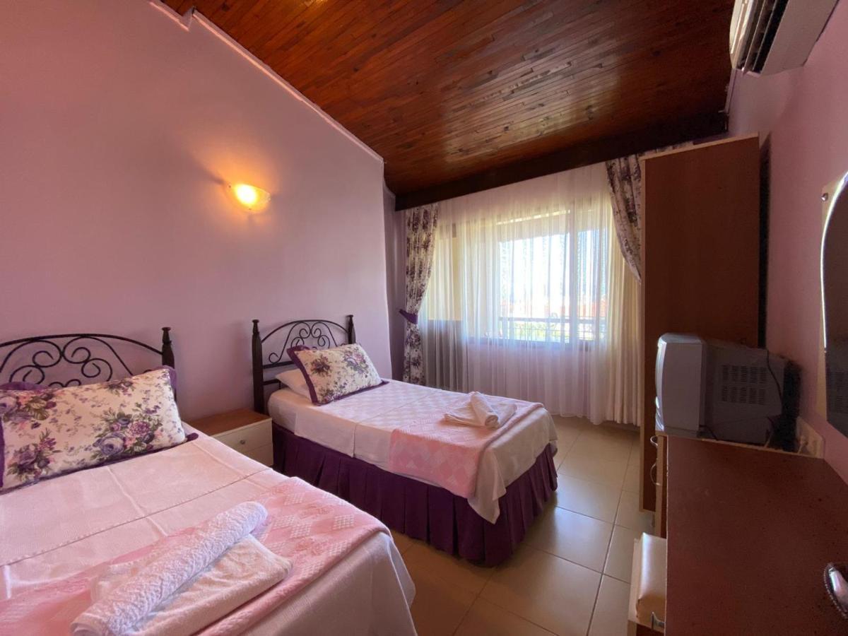 Maviev Otel Çeşme Esterno foto