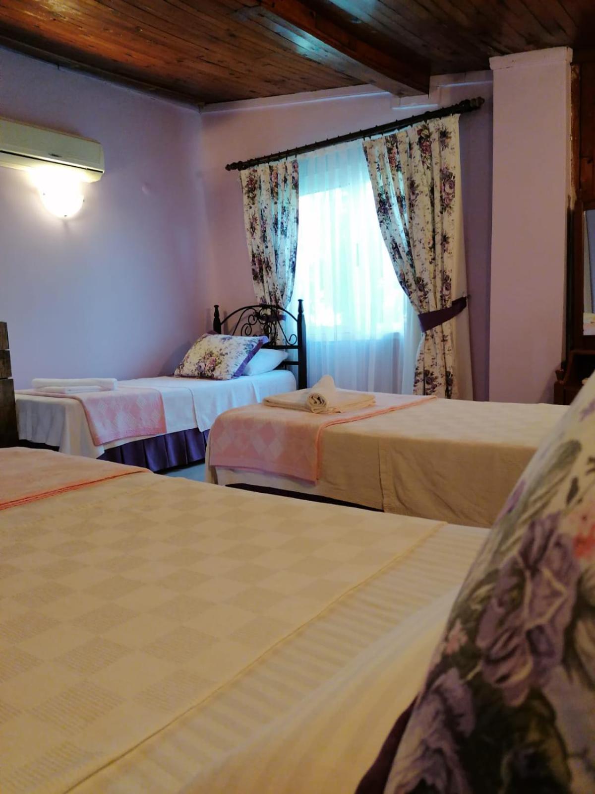 Maviev Otel Çeşme Camera foto