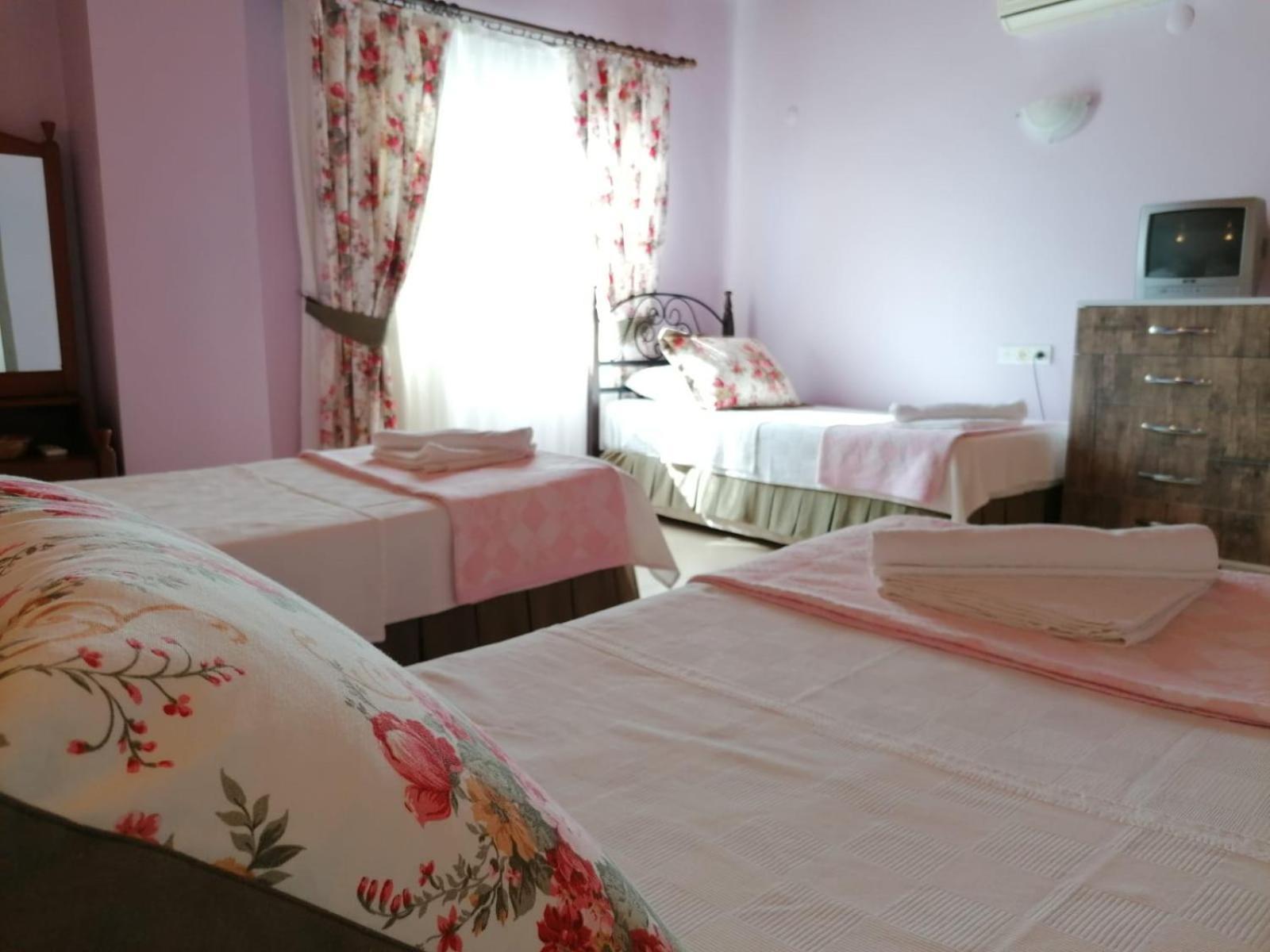 Maviev Otel Çeşme Camera foto